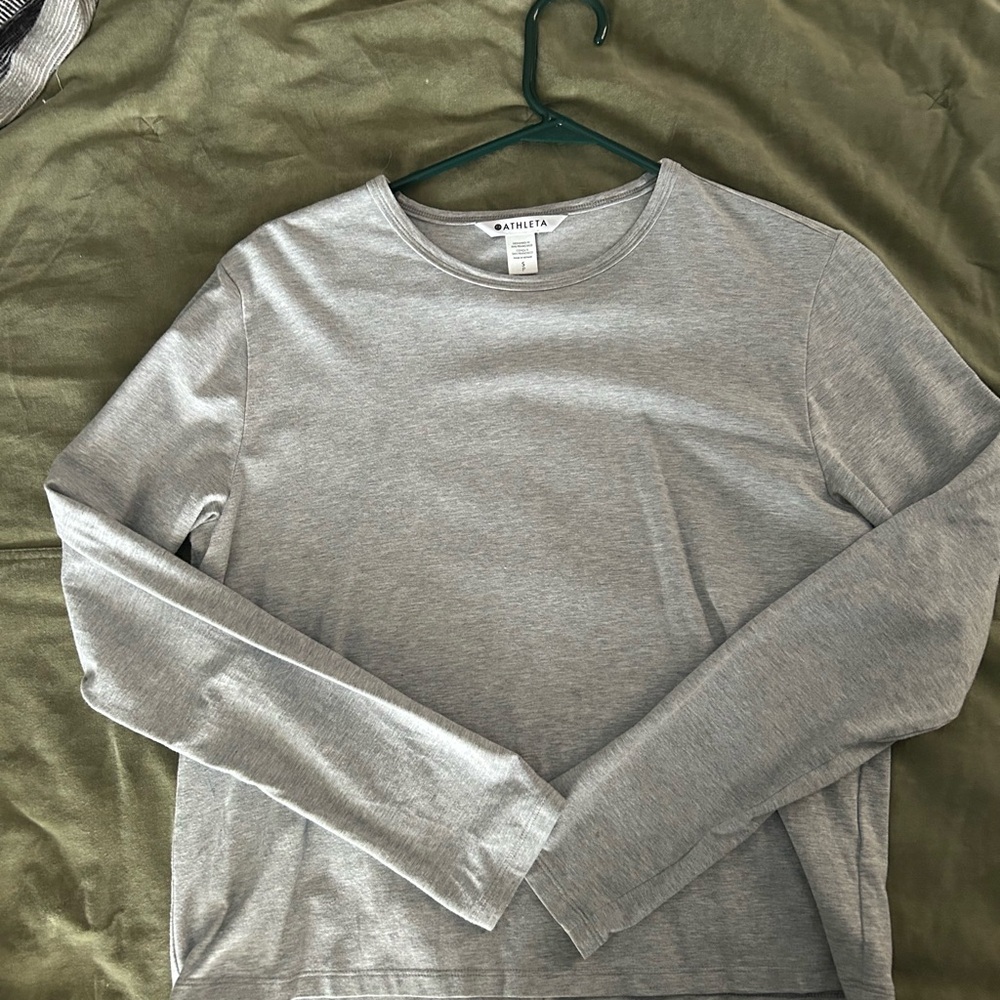 #53 Athleta Heather Gray Long Sleeve Tee